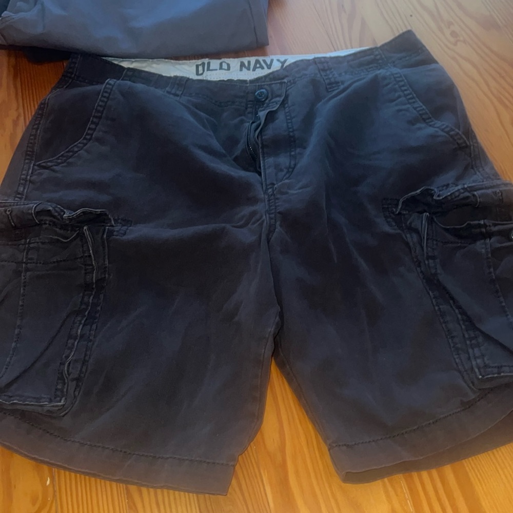 Old Navy size 36 cargo shorts